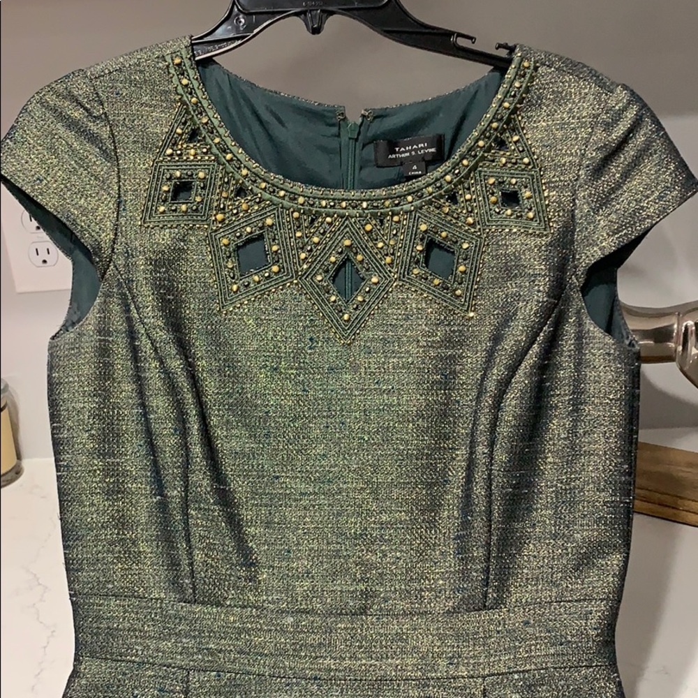 Tahari sheath dress size 4